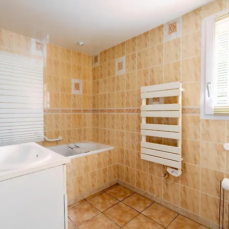 Holiday home Avec Piscine - 400 M